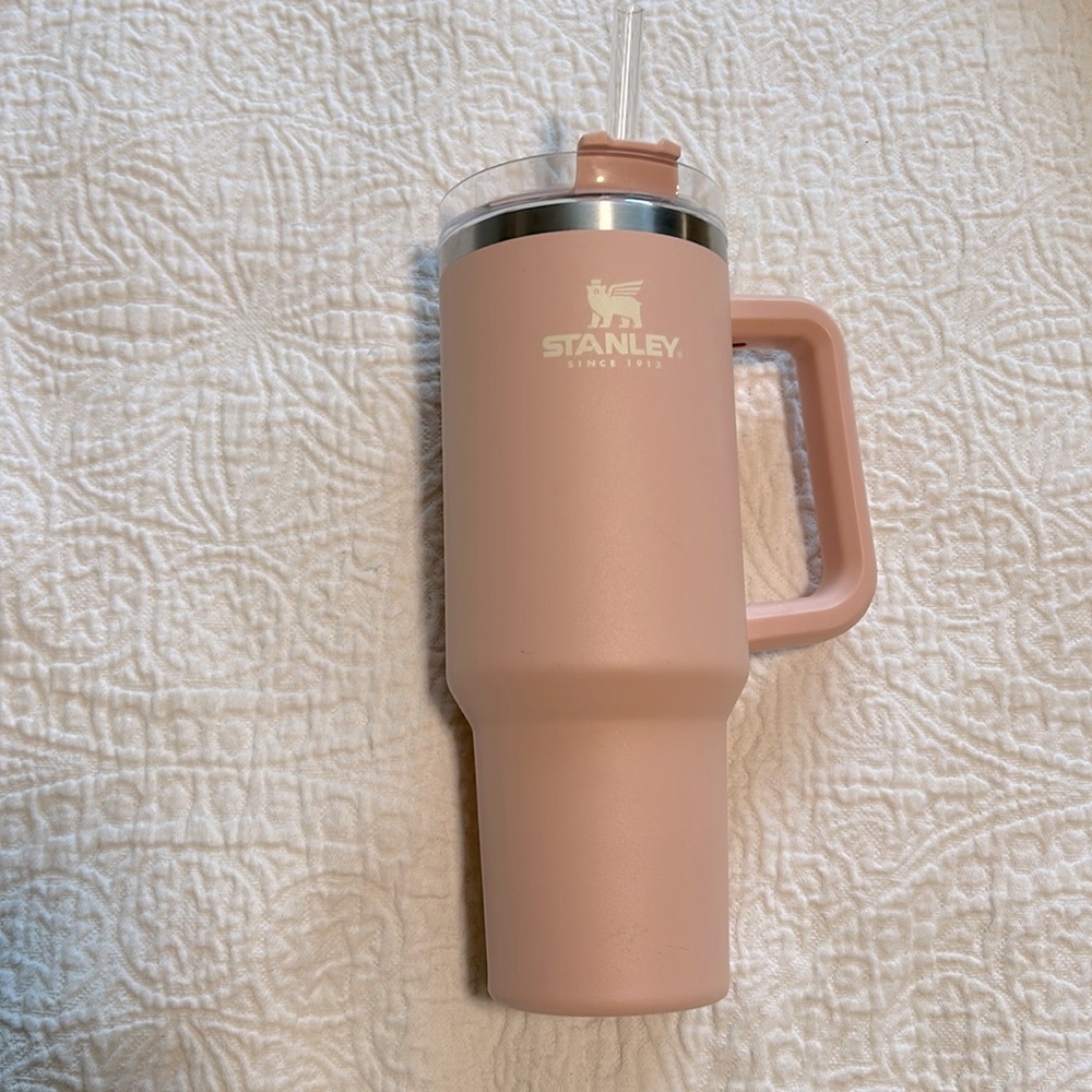 40oz blush pink Stanley.